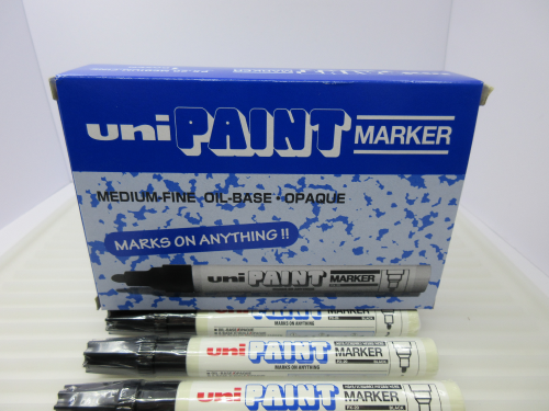 12 x BLACK Uni Paint PX20 Paint Marker 2.2-2.8mm Bullet Point PX20BK