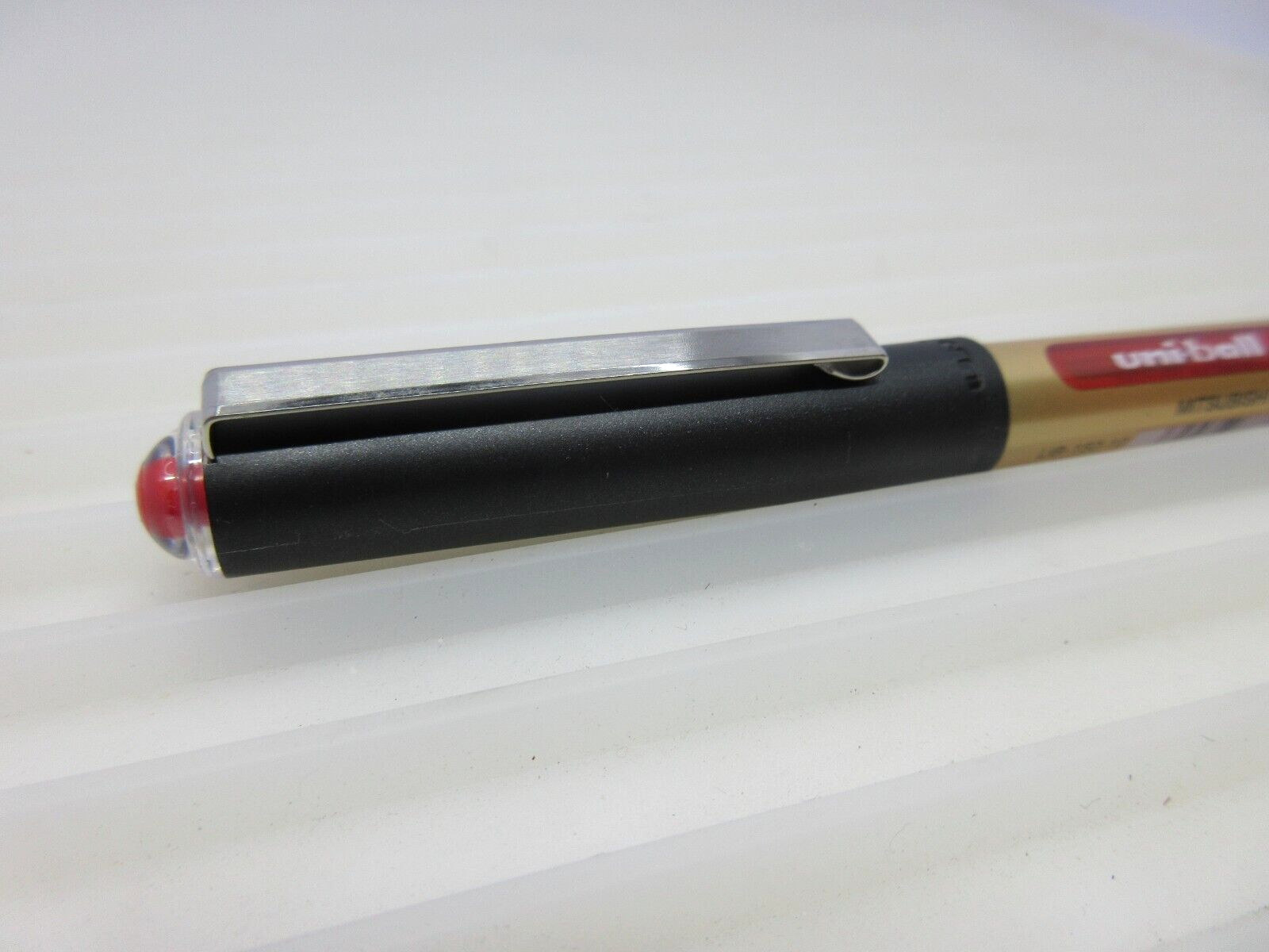 1 x UB150 1.0mm Broad RED INK Uni-Ball Roller Ball Pens IN STOCK